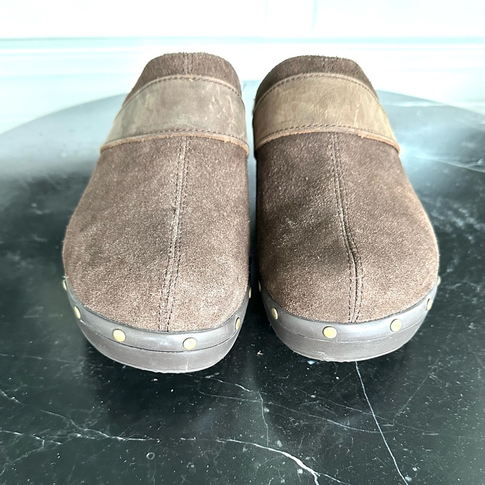 CROCS Cobbler Clogs Brown Suede Studs Sz 10 NWOT - Picture 6 of 11